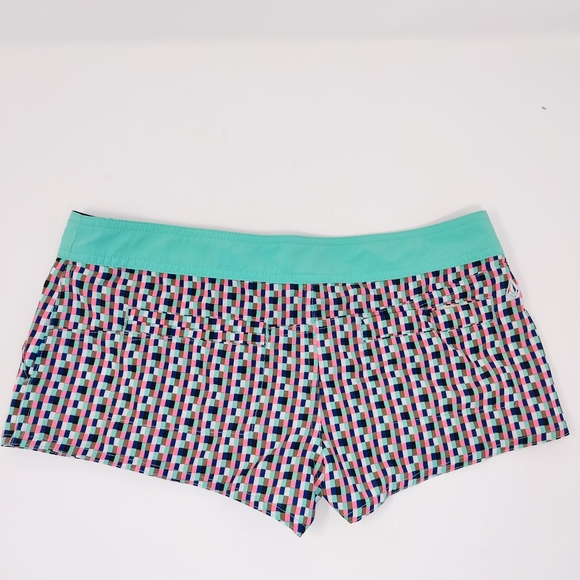 Women's Volcom Board Shorts Size 3 Checkered - Picture 2 of 5